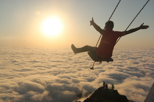 Kaçkar Dağları sis bulutlarına karıştı